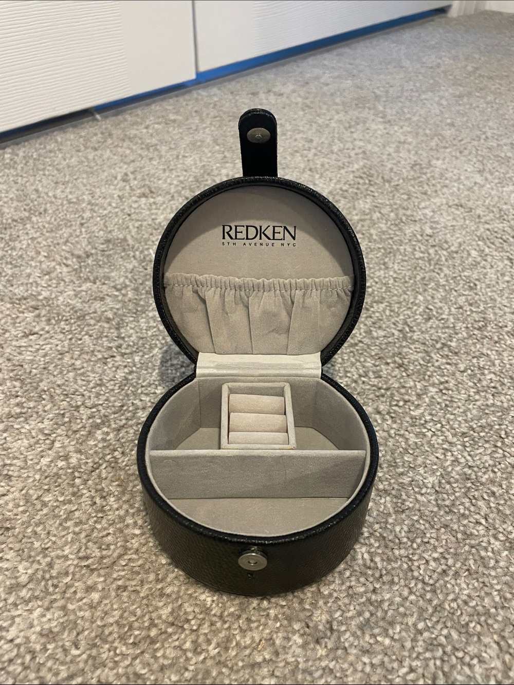 Redken Black and Cream Round Travel Jewelry Case
